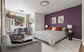 King Studio Apartment With Garden And Parking